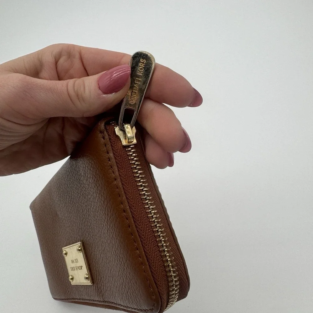 Michael Kors‎ Jet Set Brown Pebbled Leather Zip Around Wallet Gold Logo